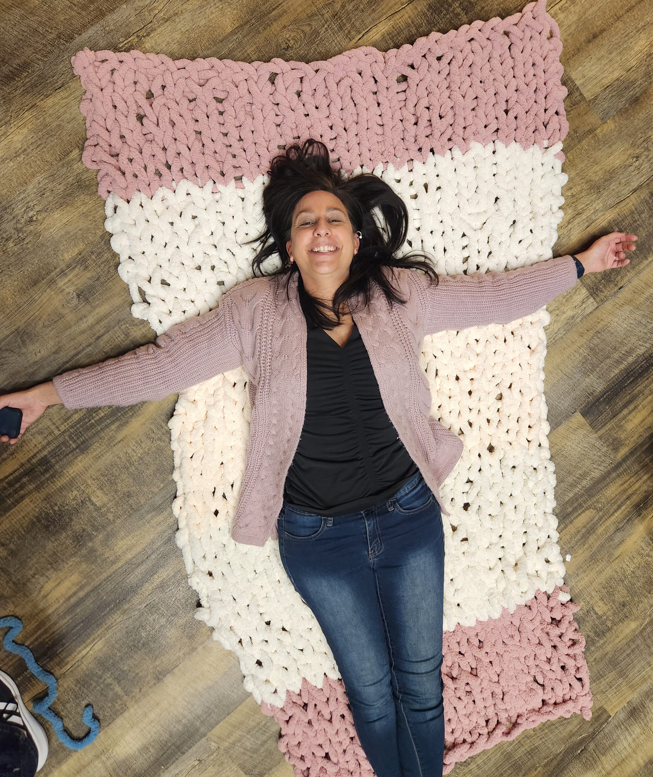 chunky-blanket-cheers-n-paint-cary-NC